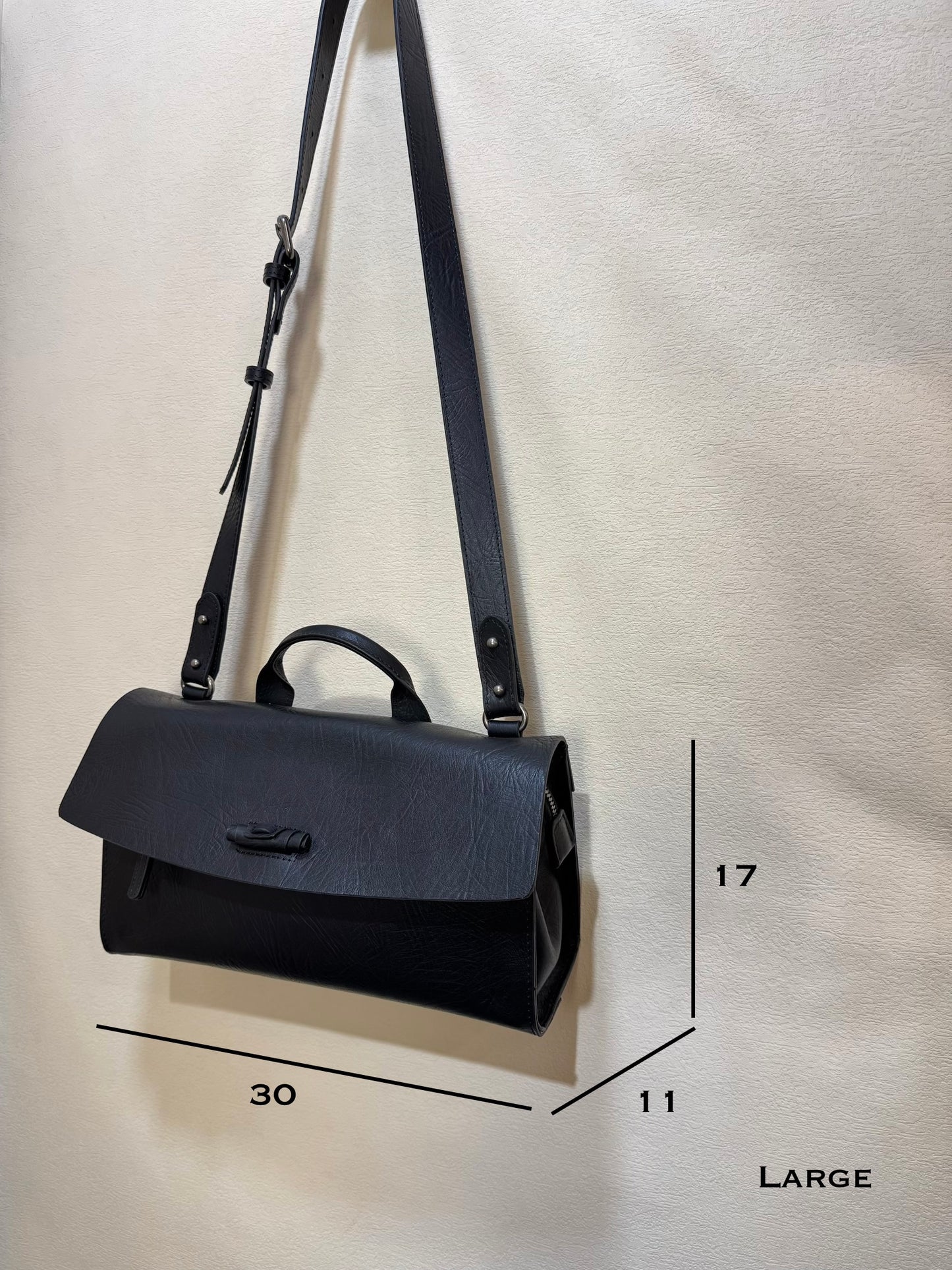 Maeson Flap Bag (Large) - Black