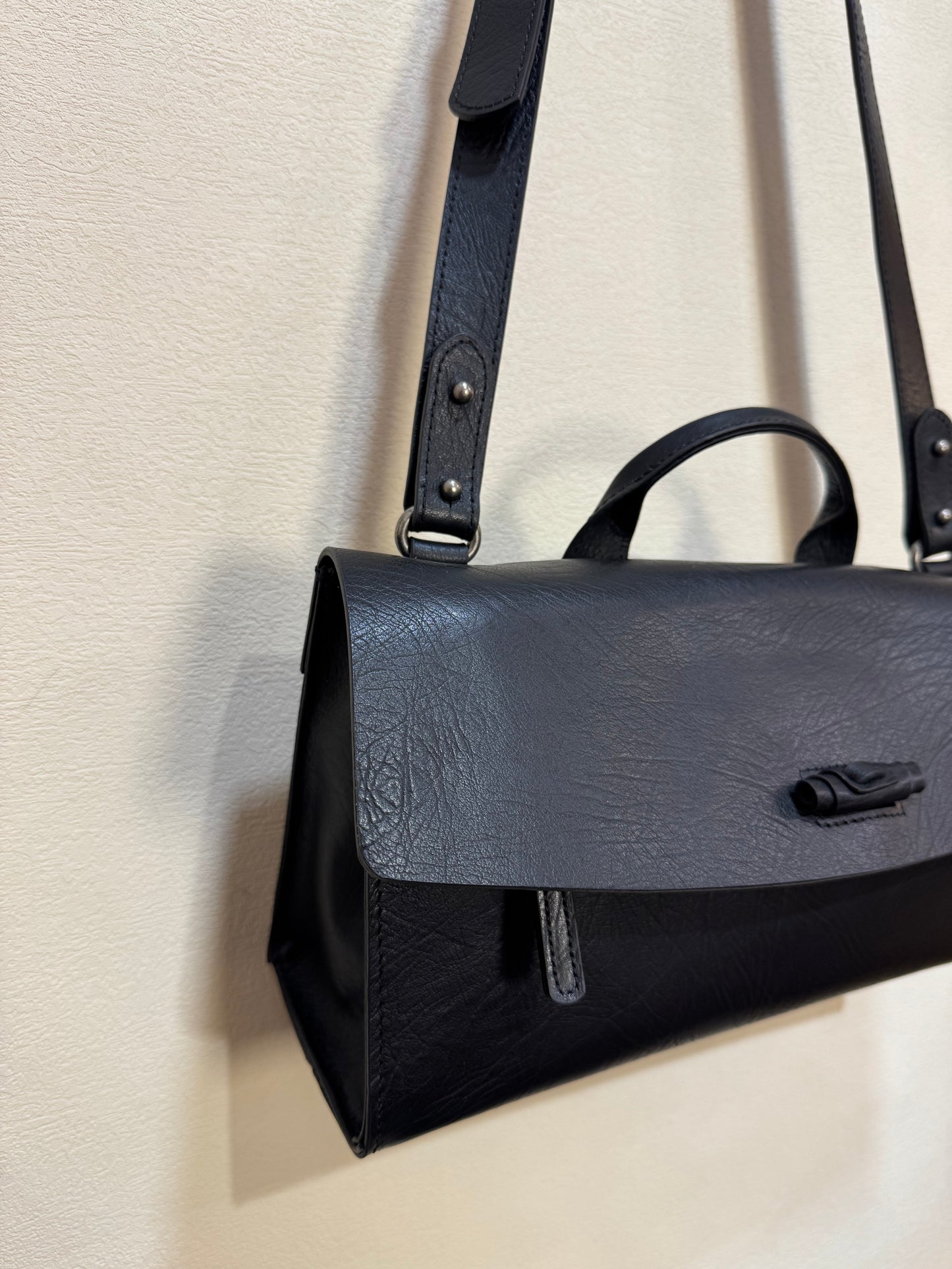 Maeson Flap Bag (Large) - Black